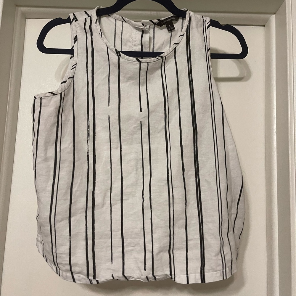Banana Republic black and white, button back, tank